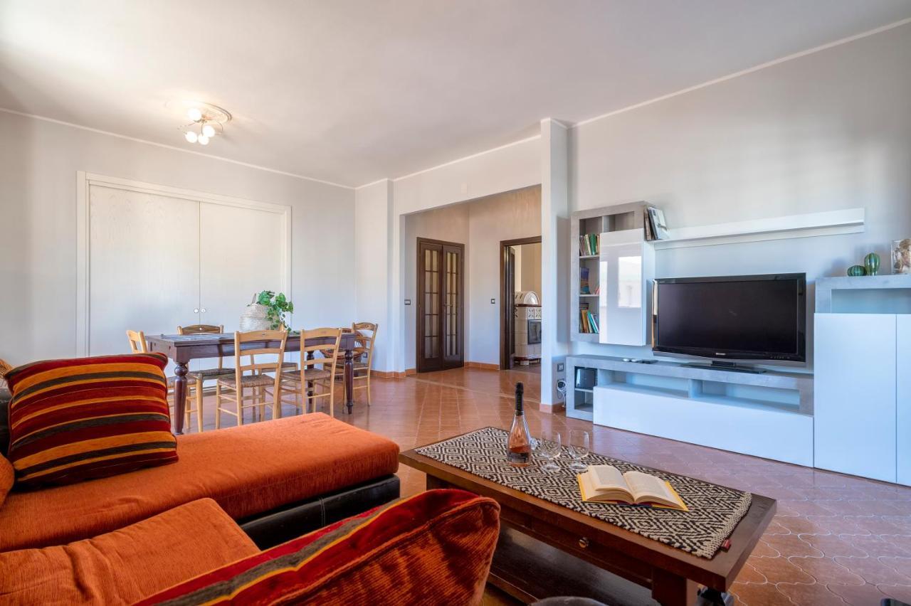 Apartamento Lungomare Garibaldi - Attico A Due Passi Dal Mare Alguer Exterior foto