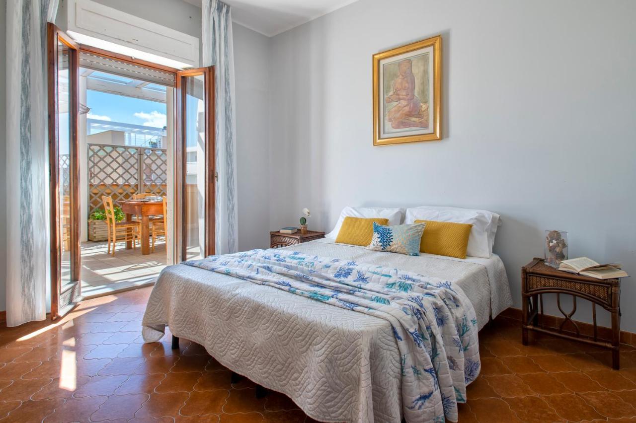 Apartamento Lungomare Garibaldi - Attico A Due Passi Dal Mare Alguer Exterior foto