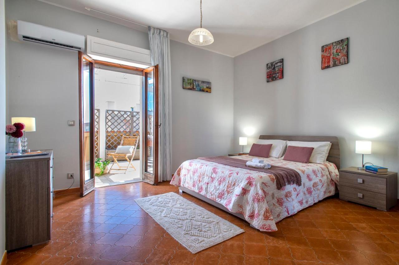 Apartamento Lungomare Garibaldi - Attico A Due Passi Dal Mare Alguer Exterior foto