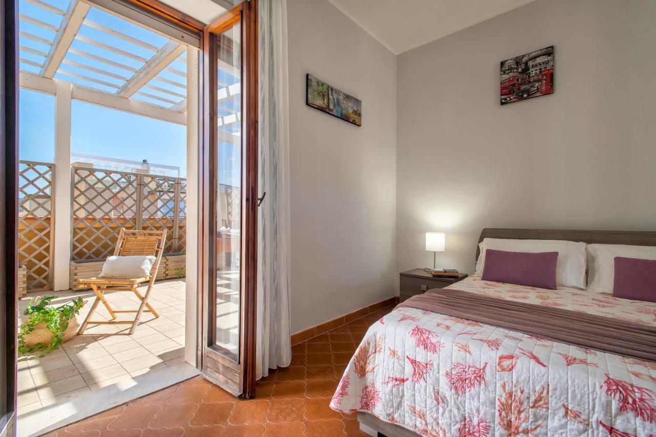 Apartamento Lungomare Garibaldi - Attico A Due Passi Dal Mare Alguer Exterior foto